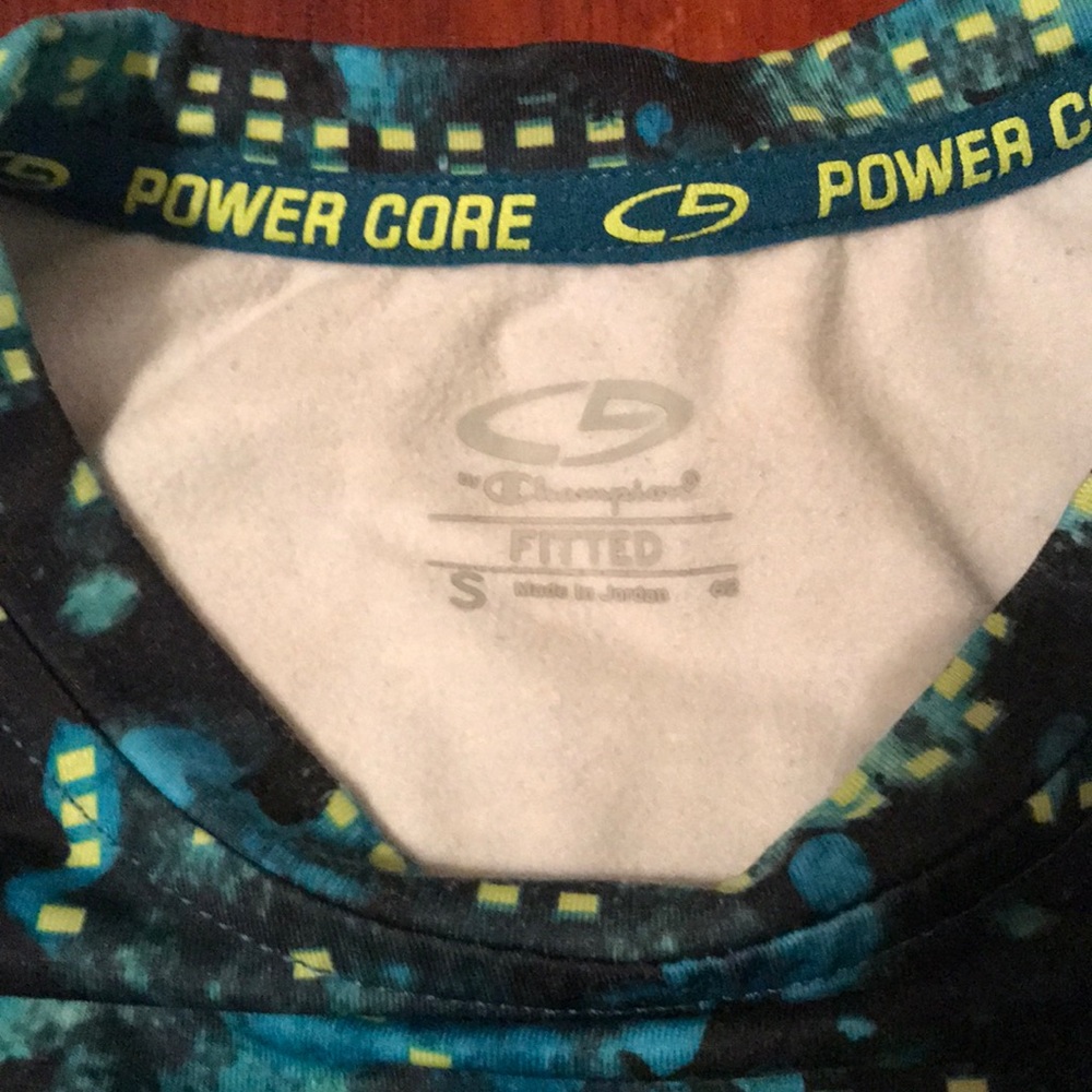 Workout top - Picture 2 of 2